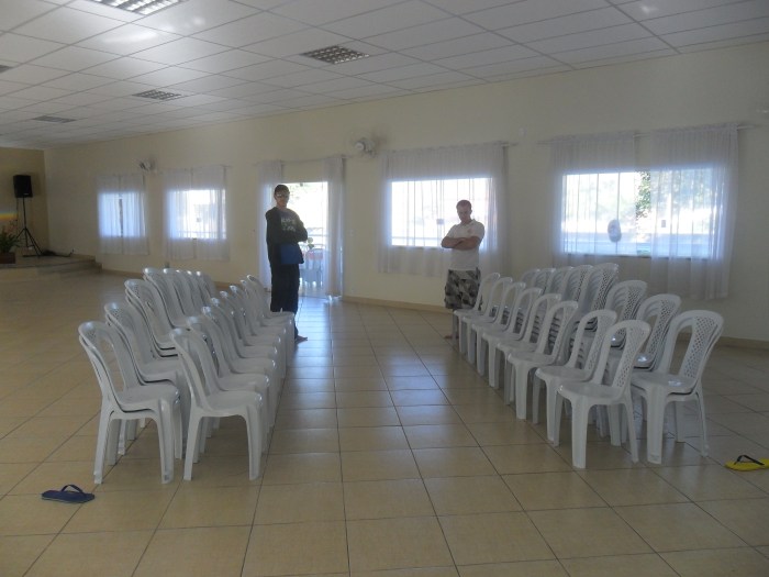 The initial set up of Chairess.