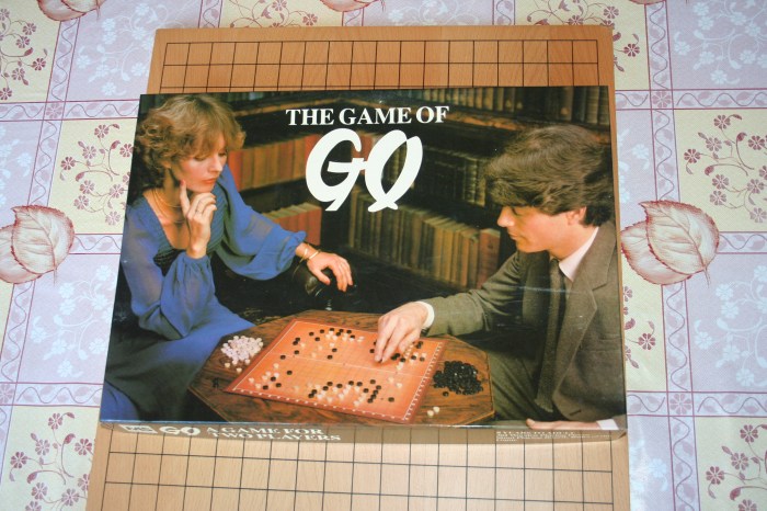 My copy of Go, the box is very 80's...