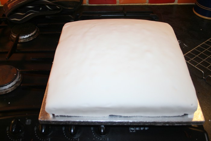 My Scrabble-cake-board